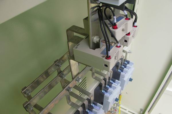 长泰配电柜-应急照明配电柜使用对工作人员的具